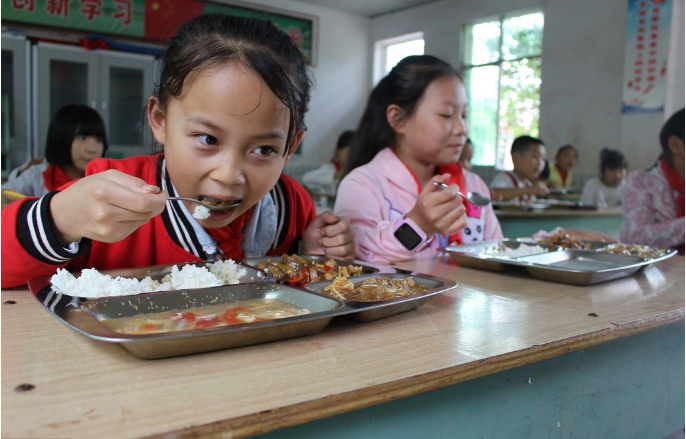 三部委發(fā)文要求中小學(xué)幼兒園建立陪餐制度